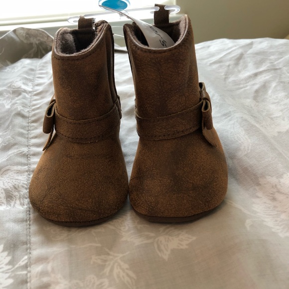 Carter’s 3-6M booties NWT - Picture 3 of 3